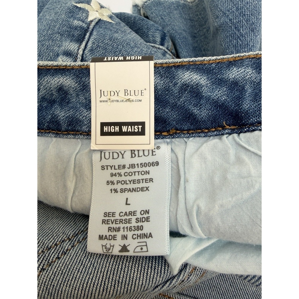 Judy Blue NWT Hi-Rise Star Embroidery Jean Denim Shorts Size Large Style #150069 - Picture 4 of 6